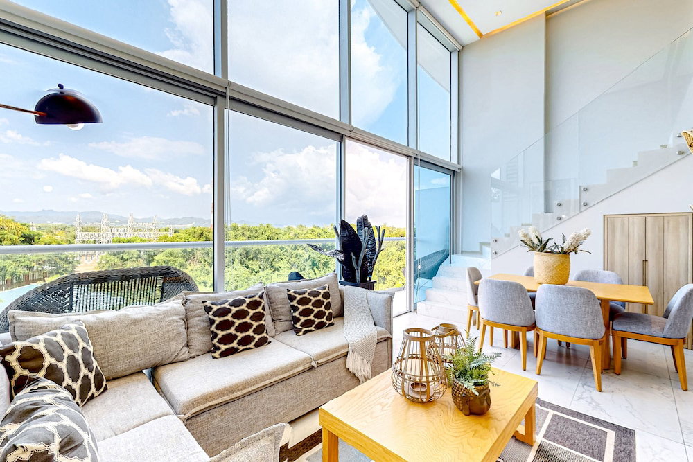 Hotel Luxe Condo With Infinity Pool, Fitness Center, Sweeping Vistas, And Central Ac
