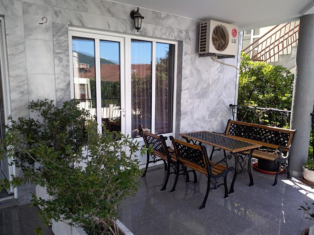 Mijovic Apartments