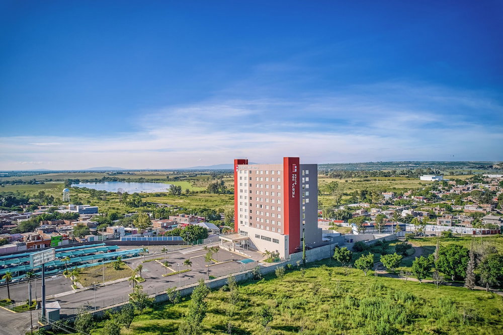 Hotel Fiesta Inn Suites Aeropuerto Del Bajío
