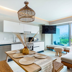 Hotel Stylish Ocean-View Condo With Pool, Gym, Private Balcony, Ac, & Wifi cazare Nuevo Vallarta