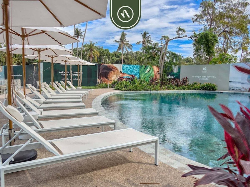 Hotel Luxury 2 Br Condo Near Beaches - Pools - Gym