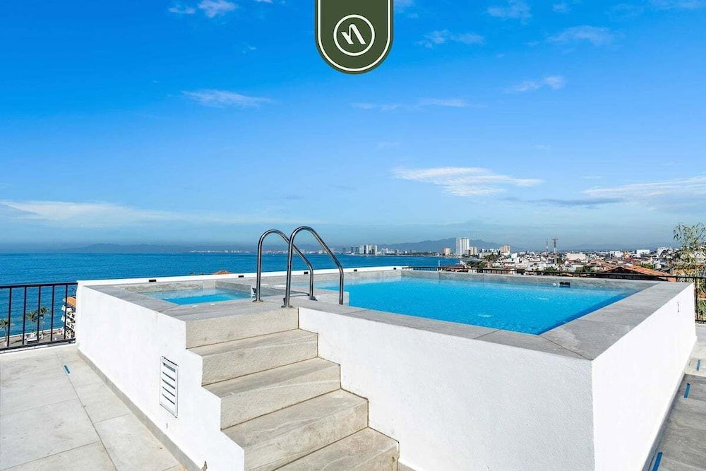 Hotel Brand New 1 Br Condo Right Next To The Malecon
