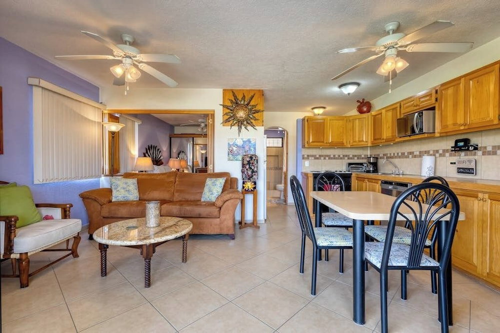 Hotel Charming Golf-View Condo With Pool, Hot Tub, Terrace & Wifi