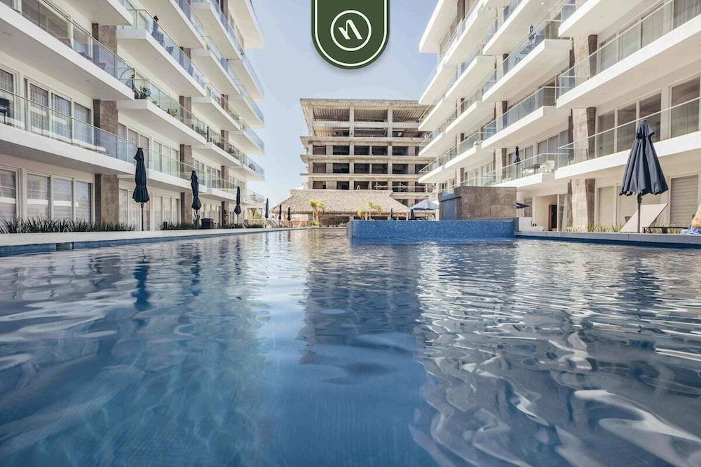 Hotel 2Br Condo With Private Balcony - Padel Court