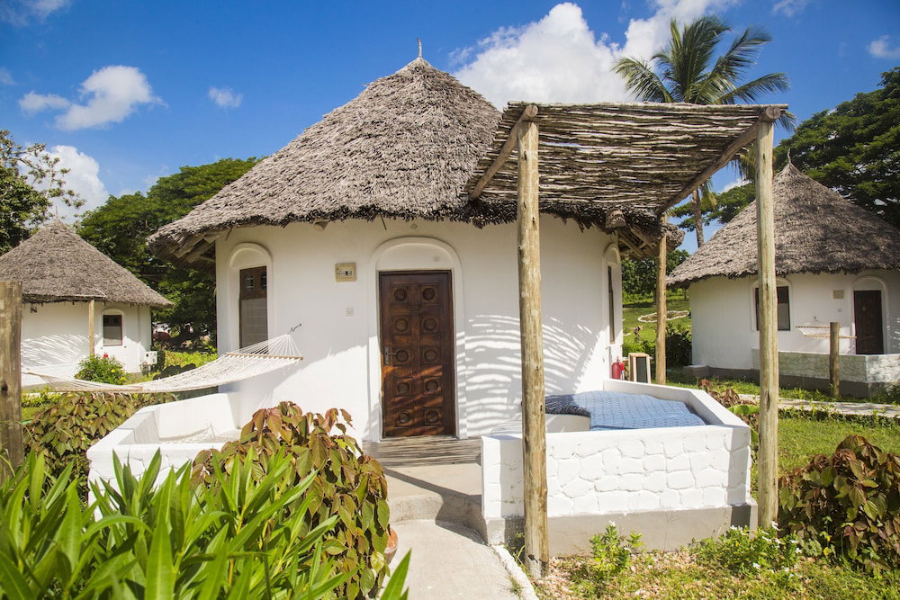 Antonio Beach Hotel & Spa