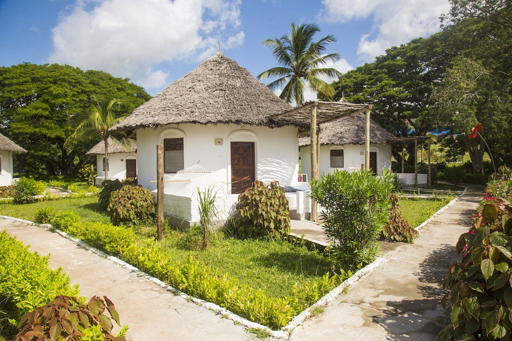 Antonio Beach Hotel & Spa