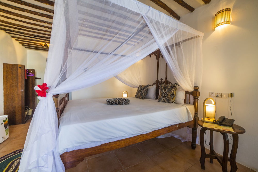 Antonio Beach Hotel & Spa