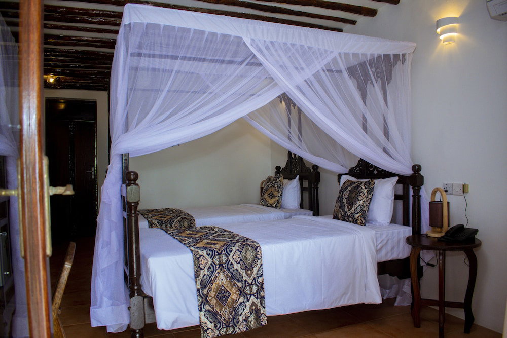 Antonio Beach Hotel & Spa
