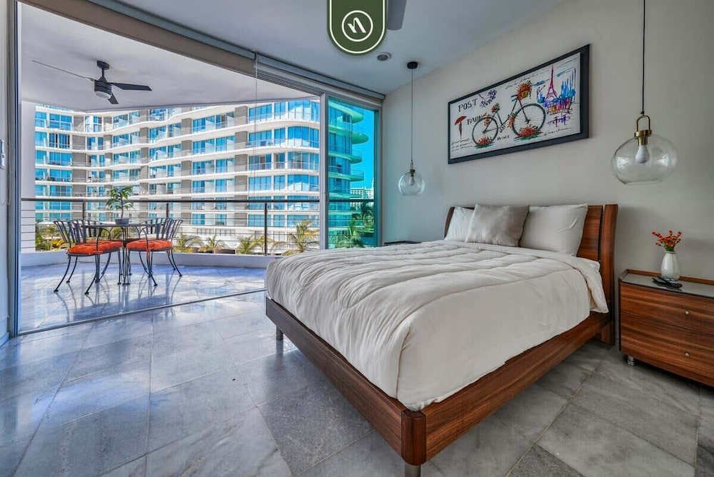 Hotel 2Br With Private Balcony - Oceanfront Building