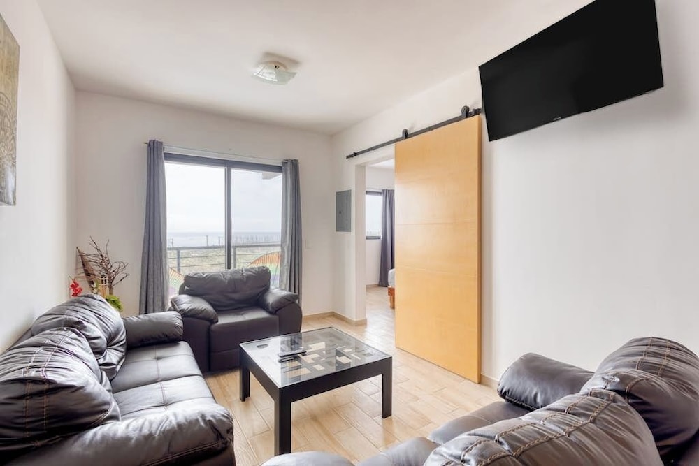 Hotel Ocean View Condo With Scenic Balcony, Well-Equipped Kitchen, Internet & W/D