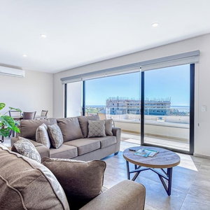 Hotel Stunning Oceanfront Luxury Apartment With Spacious Balcony Perfect For Families cazare Cabo San Lucas