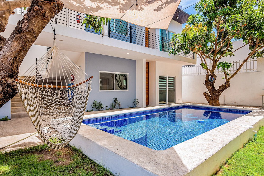 Hotel Beautiful Condo With Shared Pool, Full Kitchen, & Private W/D