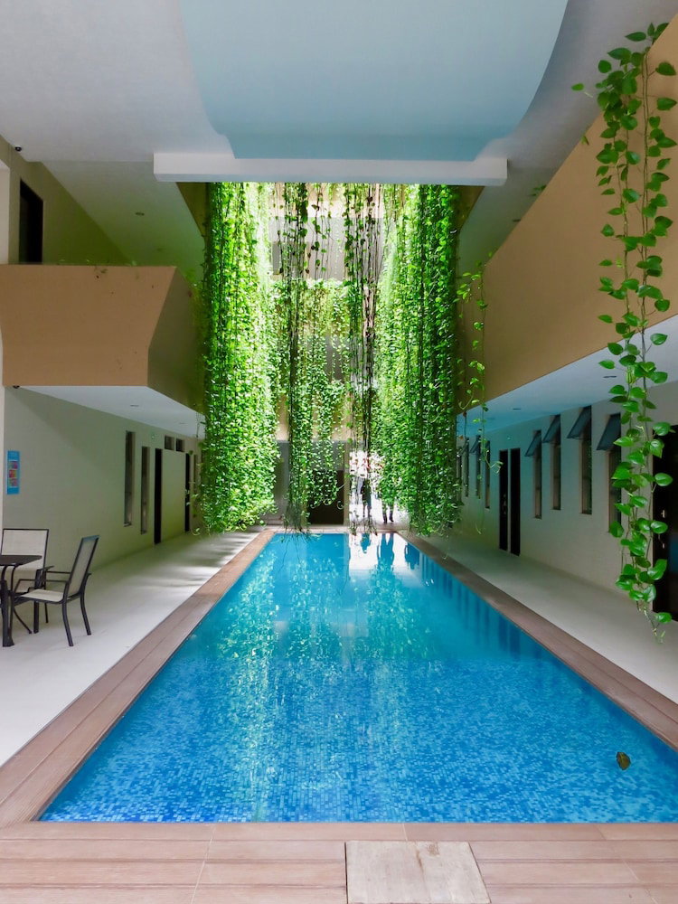 Hotel Palmarena Rooms And Residences - Long Stay Comfort With Parking, Sauna, Gym And Pool (Steps From 5Th Avenue)