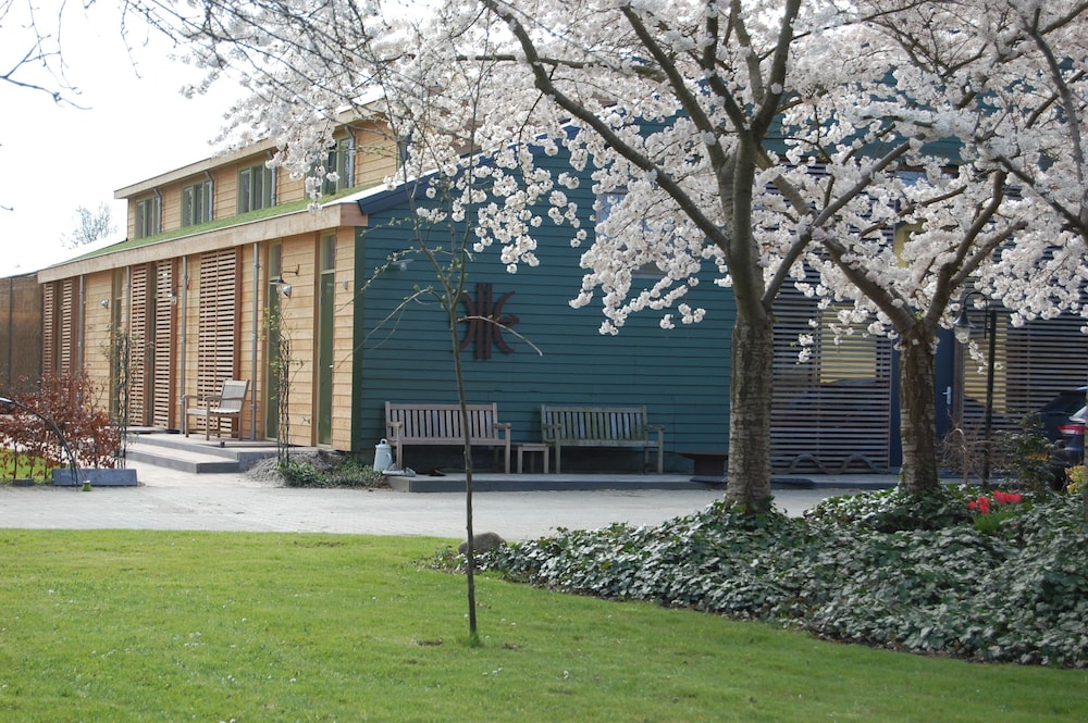 Hotel Lelymare Logies