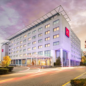 Hotel Ramada By Wyndham Amsterdam Airport Schiphol cazare Lijnden