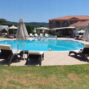 Hotel Eleni's Garden Studios cazare Alikanas