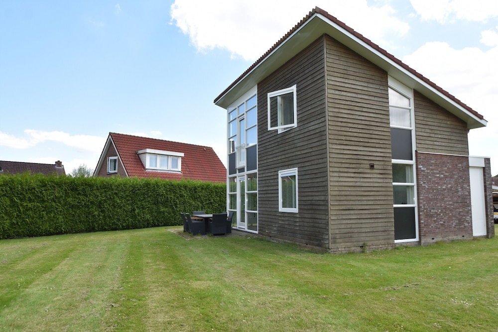 Hotel Holiday Home In Flevoland With Pool
