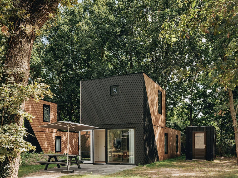 Hotel Villa In Schaijk Near Forest & Water