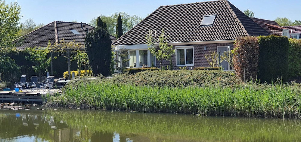 Hotel Family Home In Zeewolde By Forest Trails