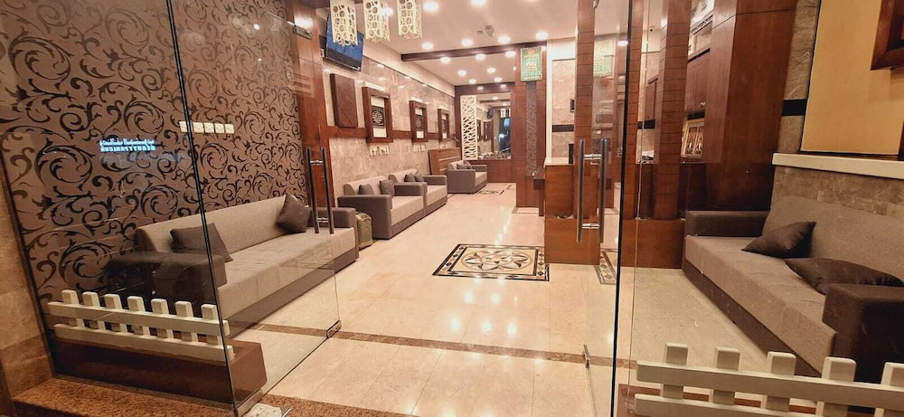 Hotel Star 4 Season