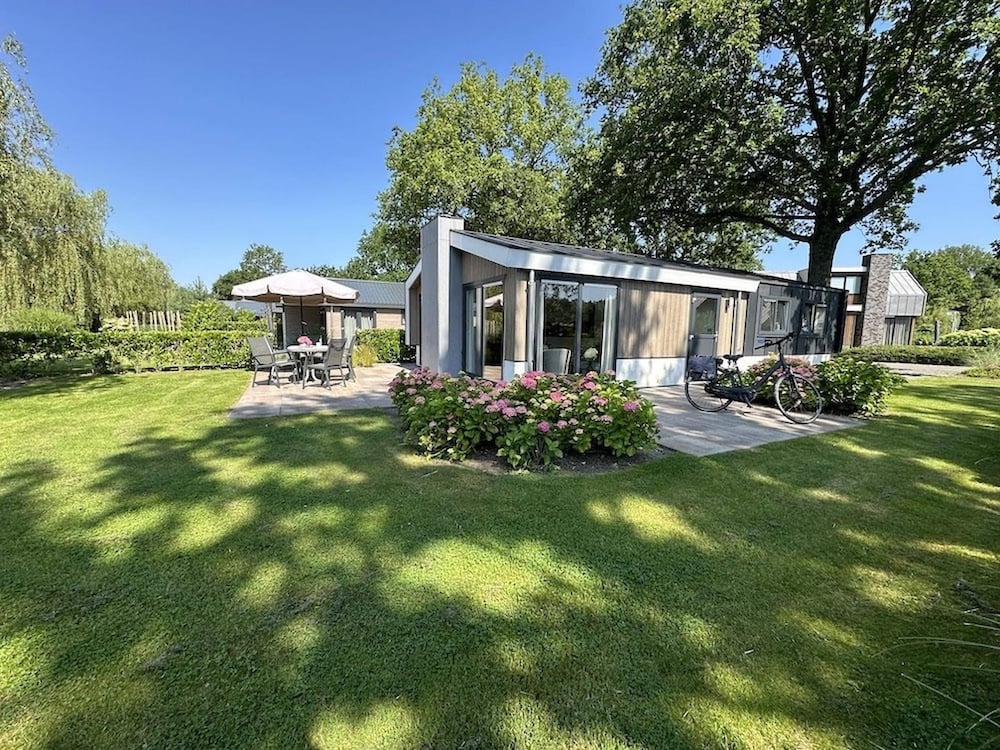 Hotel Chalet In Biddinghuizen, Pool Facilities