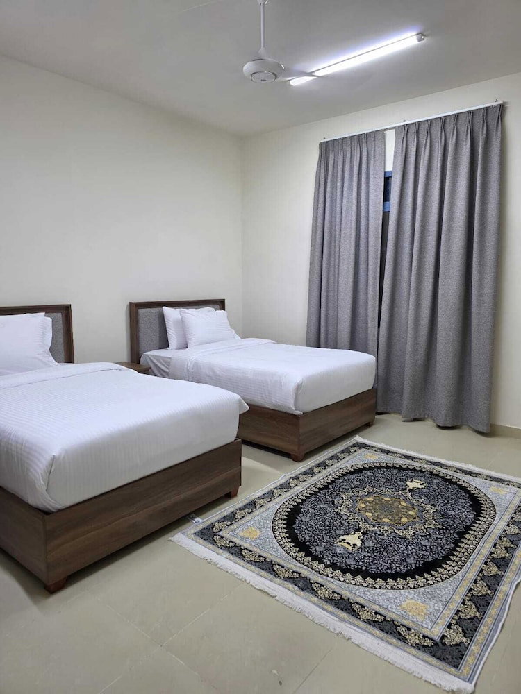 Hotel 4R Golden Real Estate