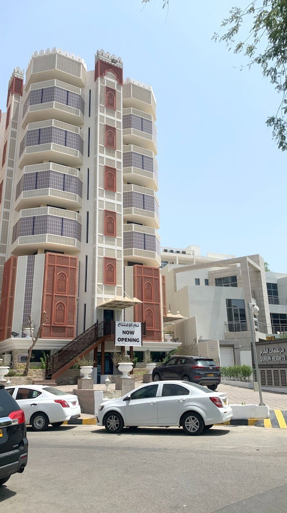 Hotel Oyo 153 Qurum Heights Hotel