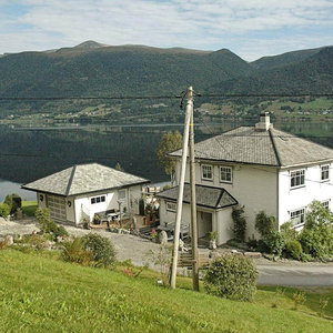 Hotel 4 Star Holiday Home In Syvde cazare Fiska