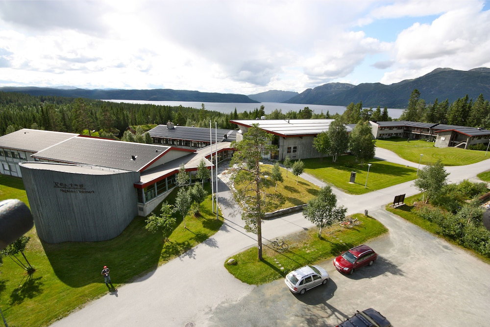 Hotel Raulandsakademiet Og Vandrerhjem