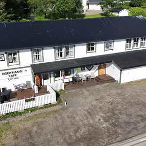 Hotel Risøyhamn Kafe cazare Myre