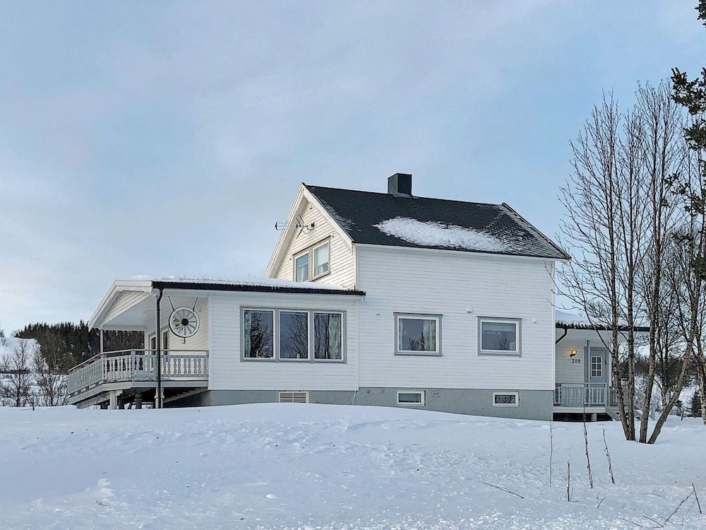 Hotel 9 Person Holiday Home In Svensby