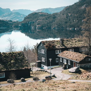 Hotel Preikestolen Basecamp cazare Strand