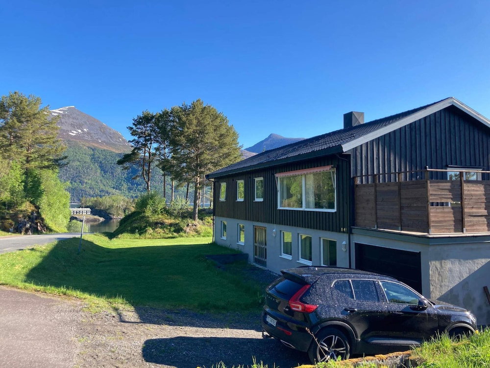 Hotel 6 Person Holiday Home In Halsanaustan