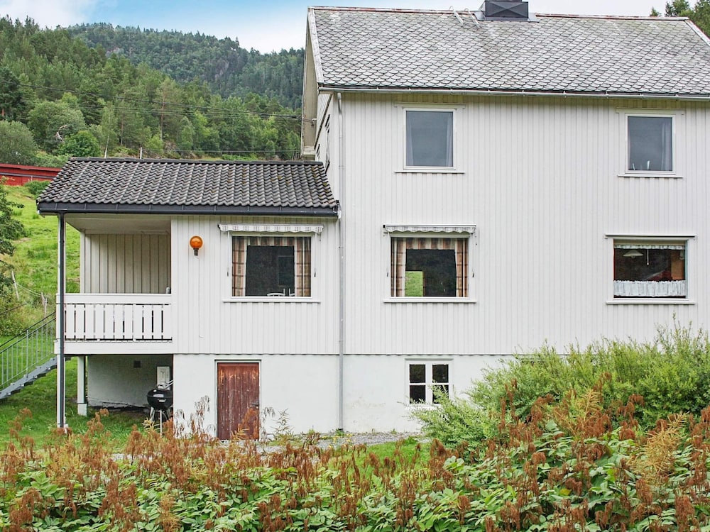 Hotel 8 Person Holiday Home In Vagland