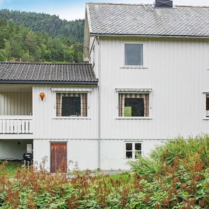 Hotel 8 Person Holiday Home In Vagland cazare Liaboen