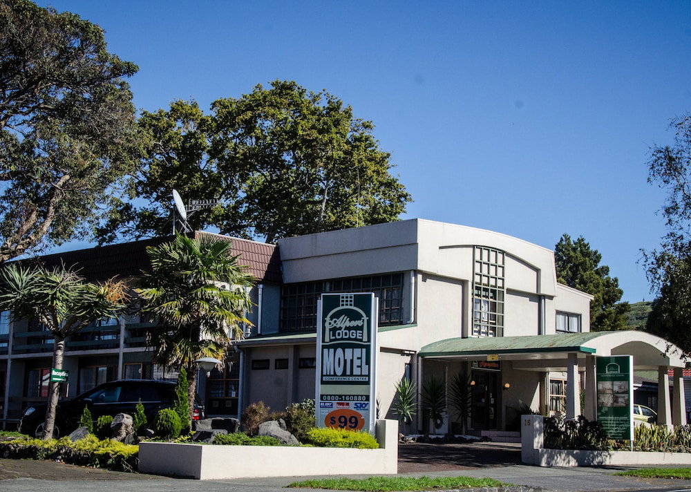 Hotel Alpers Lodge & Conference Centre