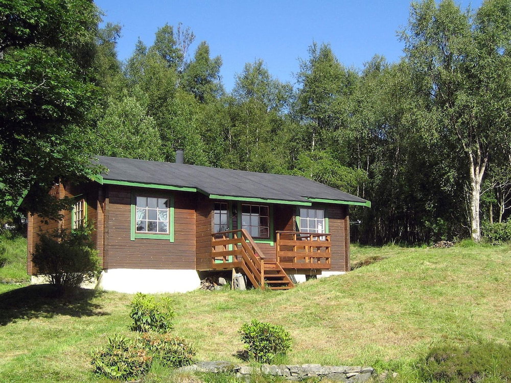Hotel 5 Person Holiday Home In Brekke-By Traum