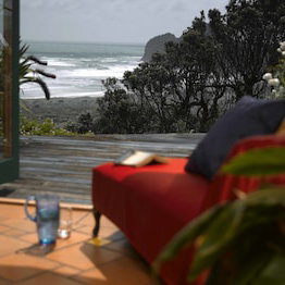 Hotel Bethells Beach Cottages cazare Muriwai Beach