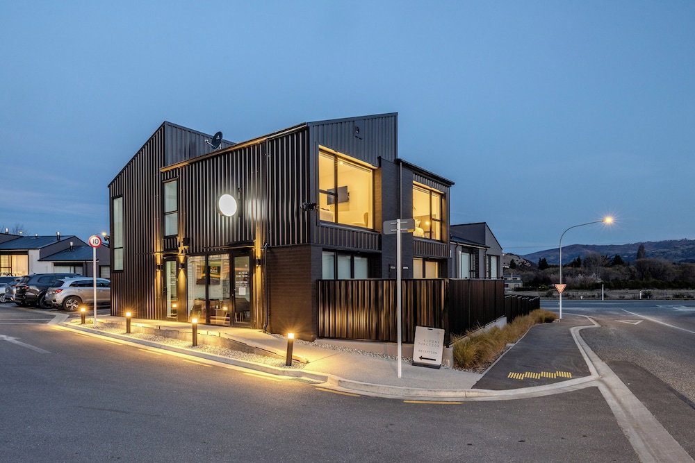 Hotel Alpine Junction Townhouse Apartments