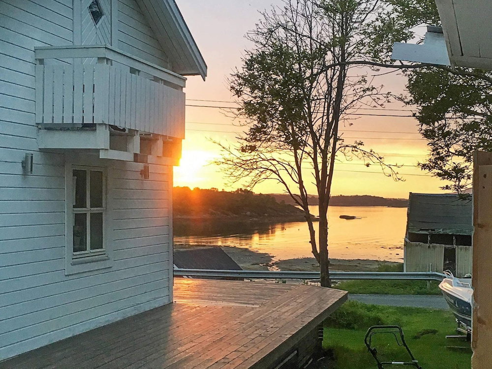 Hotel Holiday Home In Bjarkã¸y