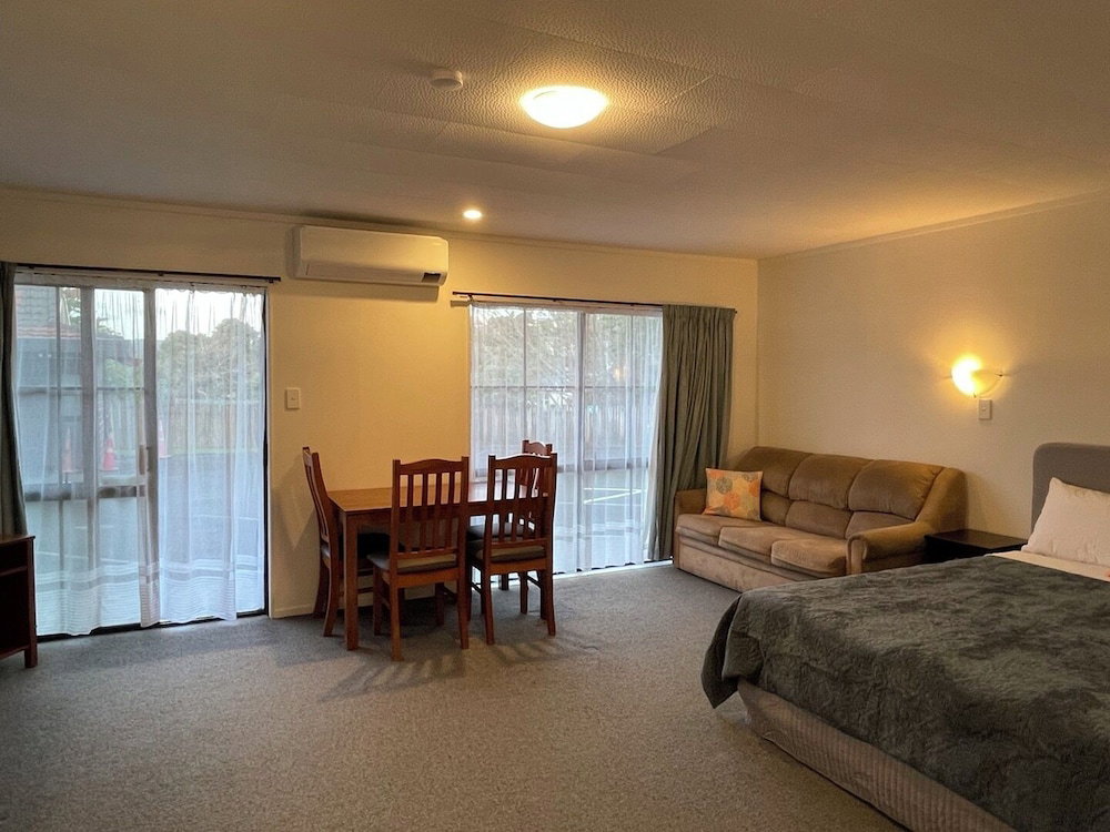 Hotel Cherry Court Motor Lodge