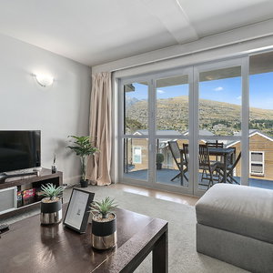 Hotel Lakeside Living - Modern 2-Bedroom Apartment cazare Queenstown