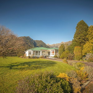 Hotel Rainforest Motel cazare Waikowhai