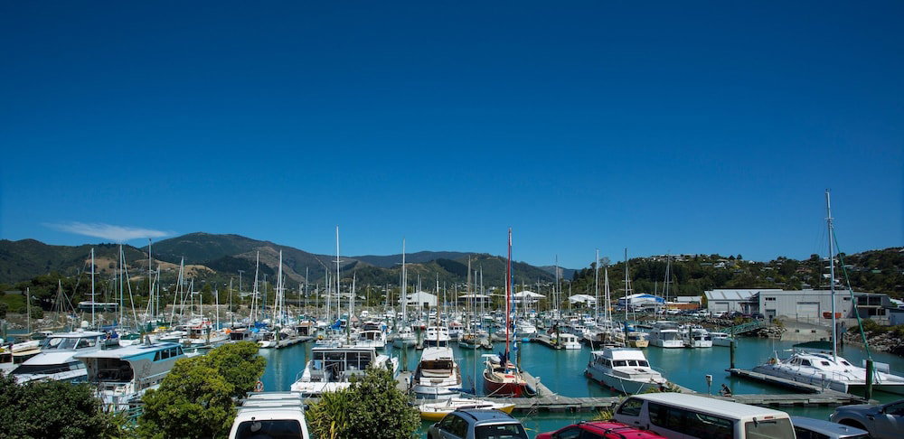 Hotel Harbourside Lodge