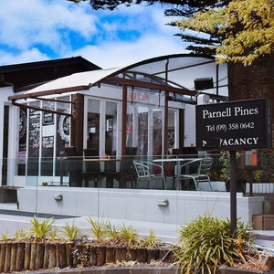 Hotel Parnell Pines cazare Parnell
