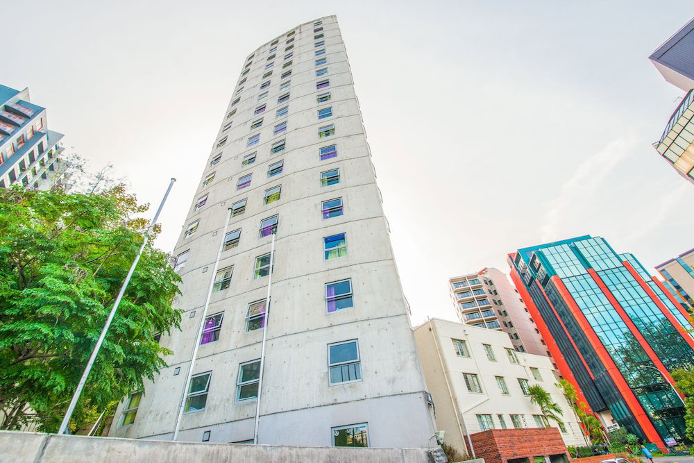 Hotel Columbia Apartments