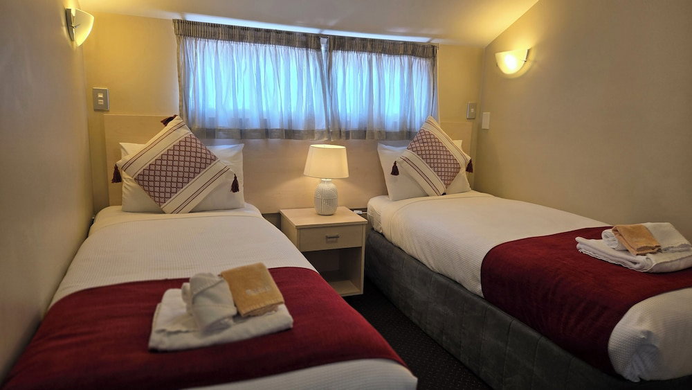 Hotel 162 Kings Of Riccarton Motel
