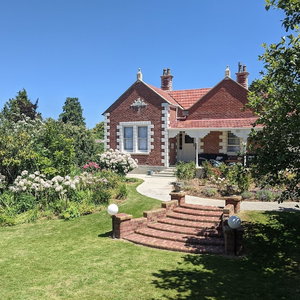 Hotel The Fern & Thistle Boutique Accommodation - Drinks, Hotpool, Sauna cazare Balclutha