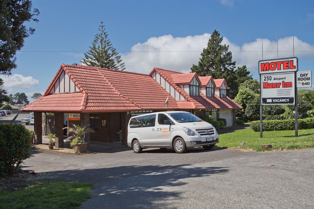 Hotel Airport Manor Inn
