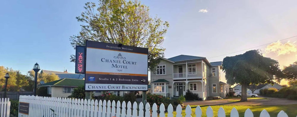 Hotel Chanel Court Motel